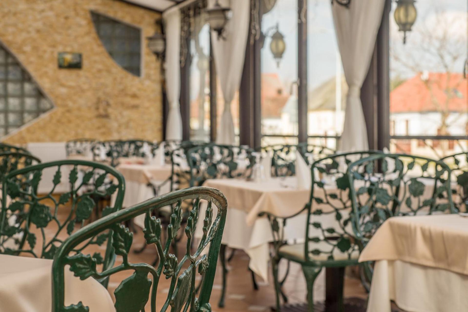 Hotel Piroska Bük Extérieur photo