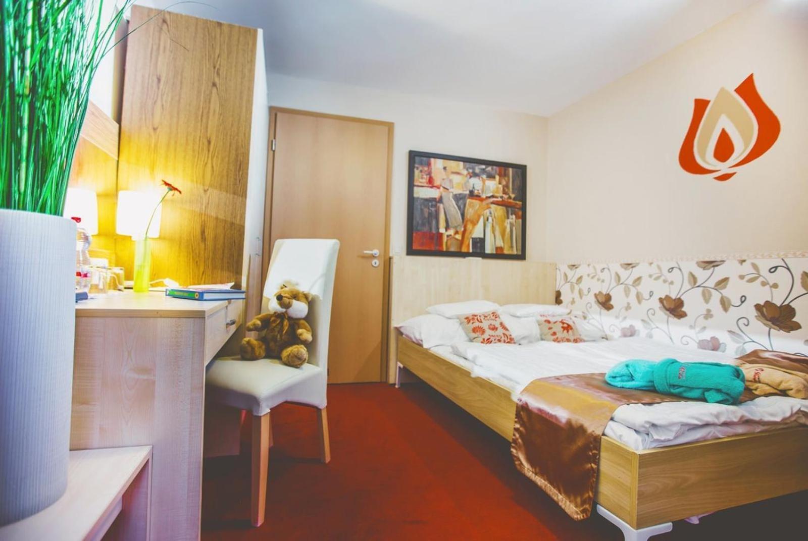 Hotel Piroska Bük Extérieur photo